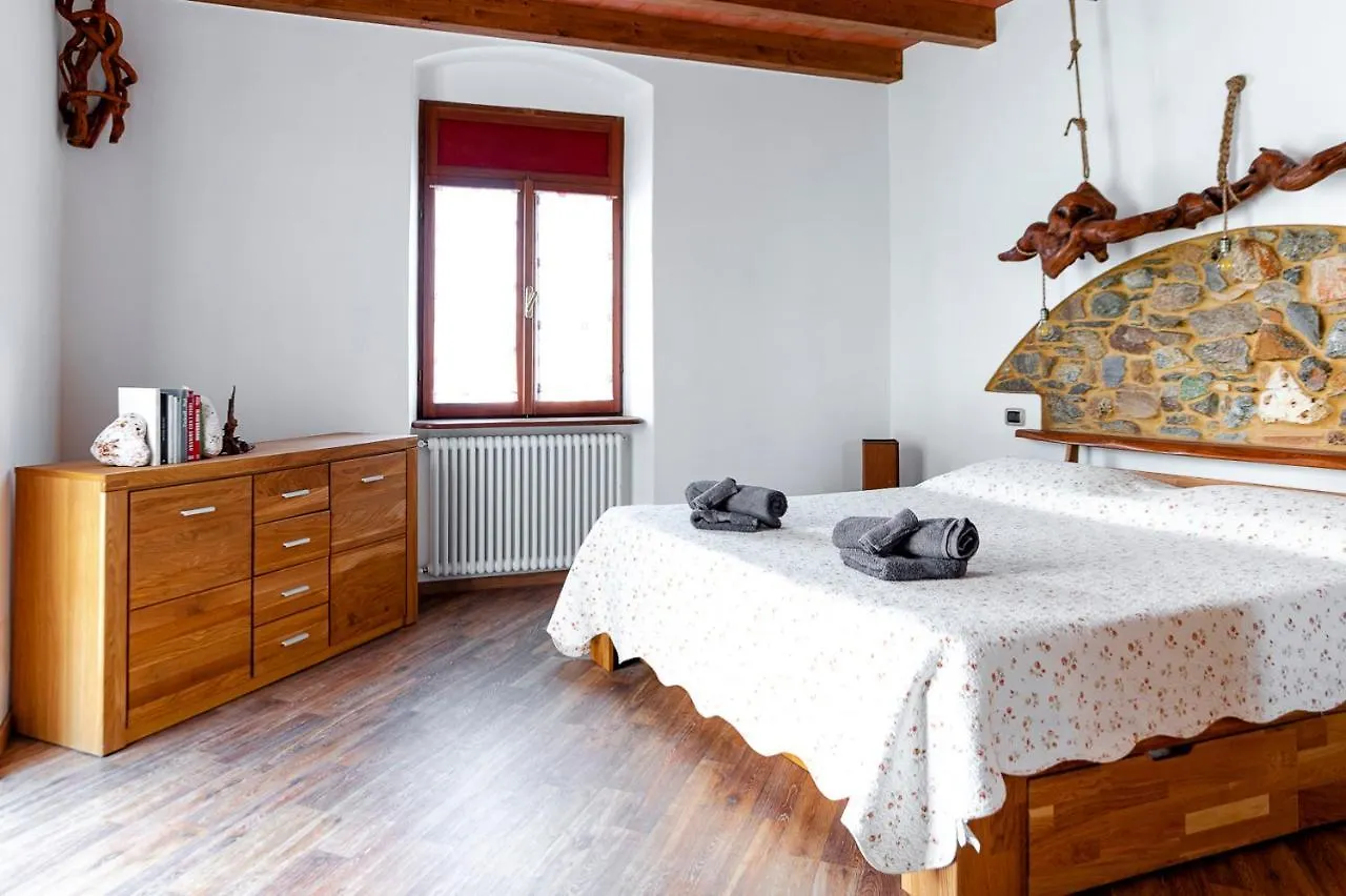 La Casa Di Ugo Sotto Il Borgo Villa Ameglia Nyaraló