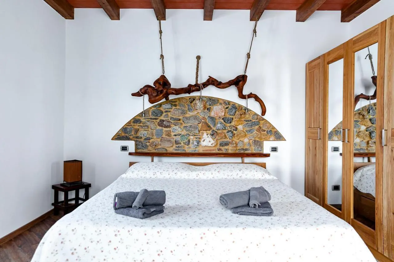La Casa Di Ugo Sotto Il Borgo Villa Ameglia Italy