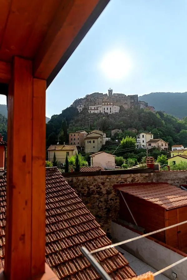 La Casa Di Ugo Sotto Il Borgo Villa Ameglia